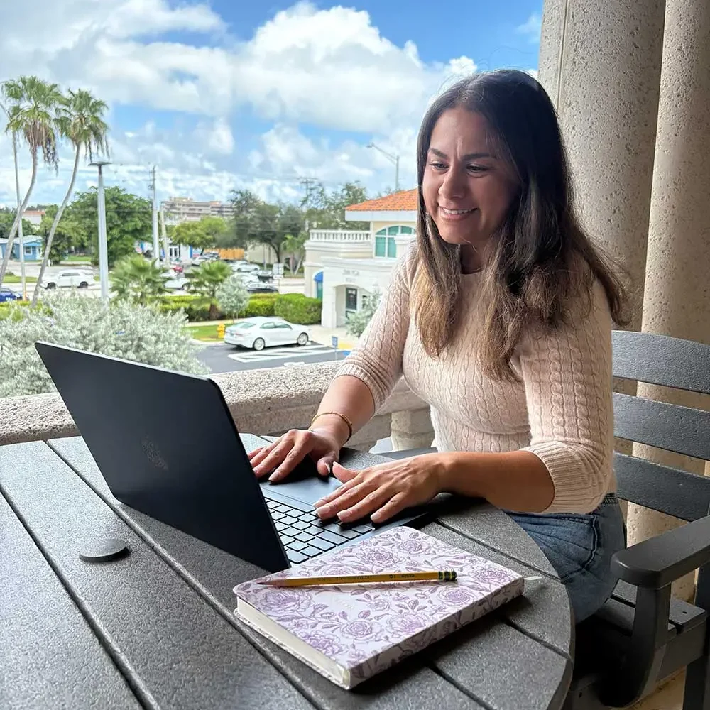 laura_computer